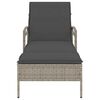 vidaXL világosszürke polyrattan napozóágy párnával 63x200x81 cm