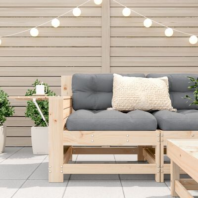 vidaXL tömör fenyőfa kerti karfás kanapé párnával