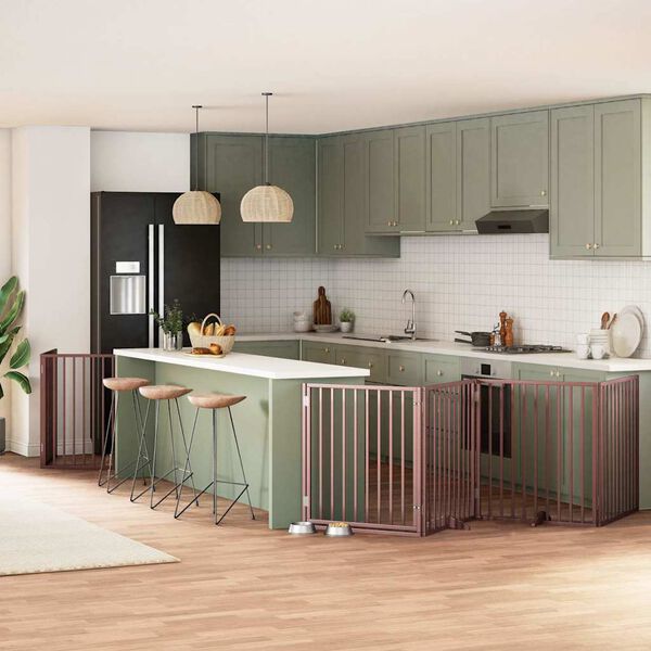 vidaXL barna ny&aacute;rfa 6 paneles &ouml;sszecsukhat&oacute; kutyakapu ajt&oacute;val 480 cm