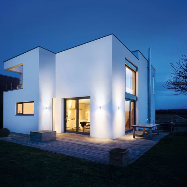 Steinel szenzoros f&eacute;nyvető/m&eacute;lysug&aacute;rz&oacute; LED l&aacute;mpa L 910 antracit sz&iacute;n