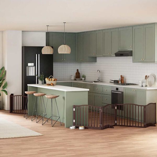 vidaXL barna ny&aacute;rfa 8 paneles &ouml;sszecsukhat&oacute; kutyakapu ajt&oacute;val 640 cm