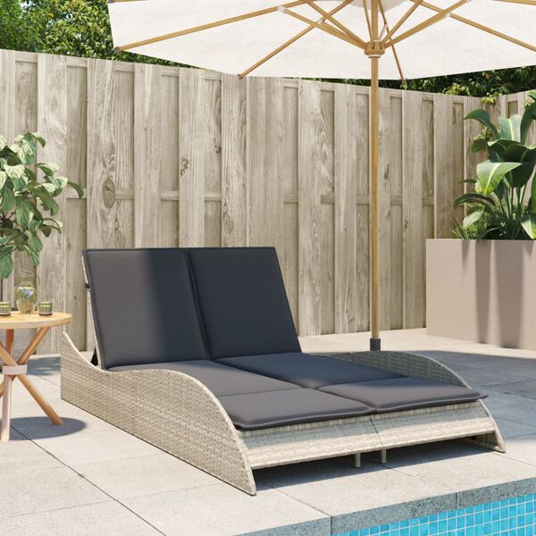 vidaXL világosszürke polyrattan napozóágy párnákkal 114x205x73 cm